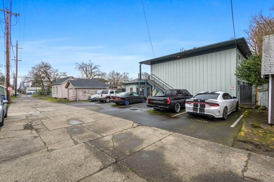 More Photos Of 1355-1365 4th St NE, Salem Apartments For Sale