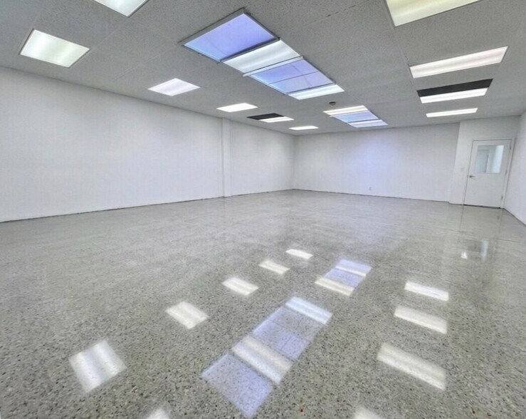 More Photos Of 797 San Antonio Rd, Palo Alto Research And Development For Lease
