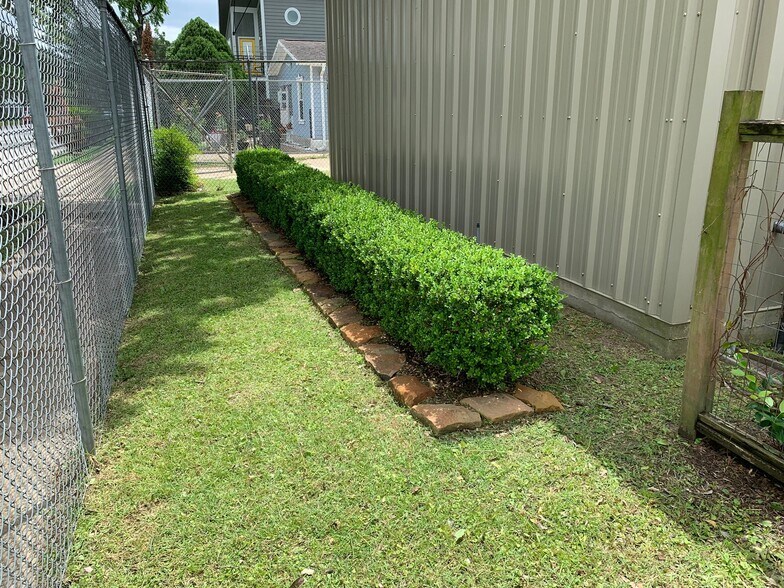 More Photos Of 844 27th st, Houston Flex For Lease