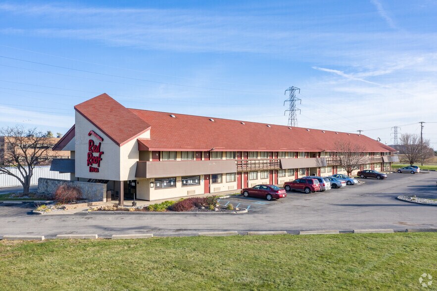 More Photos Of 3615 Dunckel Dr, Lansing Hotel For Sale