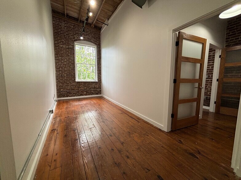 More Photos Of 887 W Marietta St NW, Atlanta Loft Creative Space For Lease