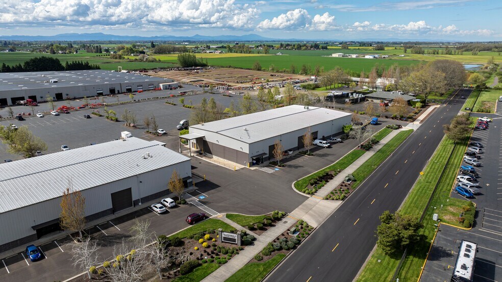 More Photos Of 91370 N Coburg Industrial Way, Coburg Industrial For Lease