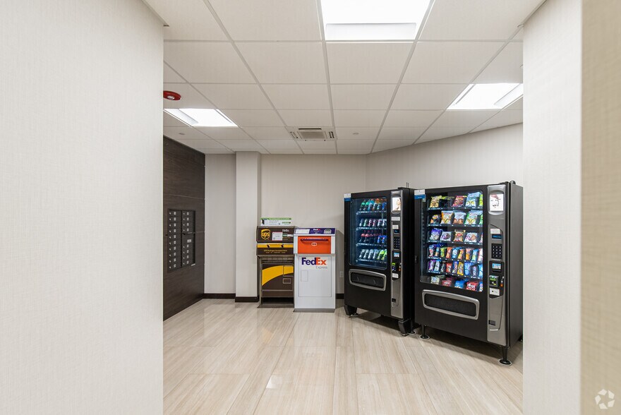 More Photos Of 1499 W Palmetto Park Rd, Boca Raton Office For Lease