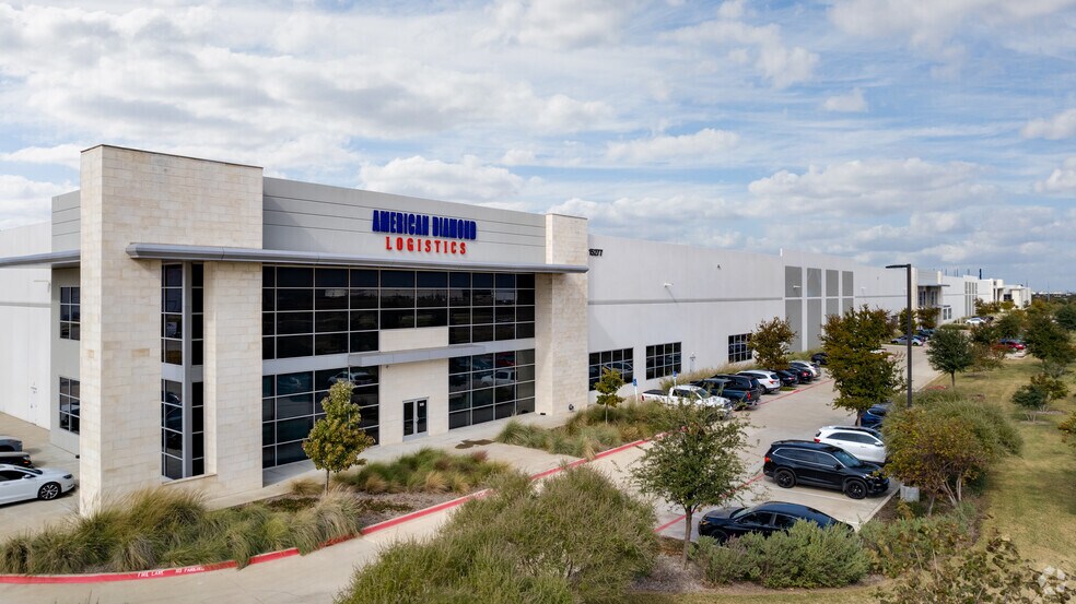 More Photos Of 15277 Heritage Pky, Fort Worth Distribution For Lease