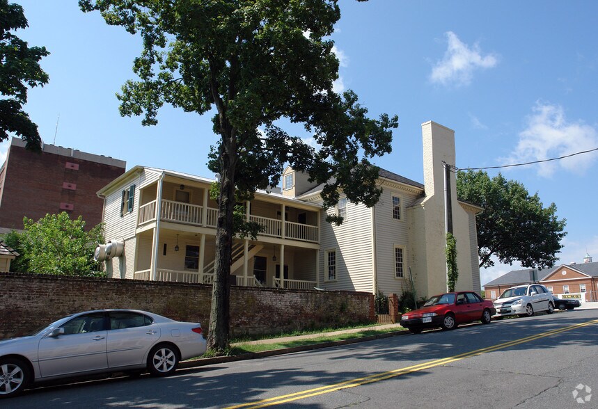 More Photos Of 623 Caroline St, Fredericksburg Restaurant For Sale