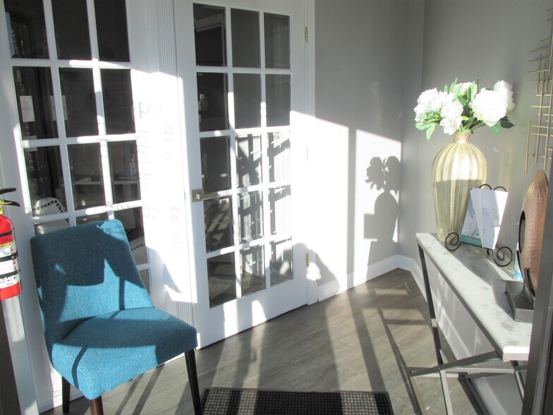 More Photos Of 245-285 Stonegate Rd, Algonquin Medical For Sale