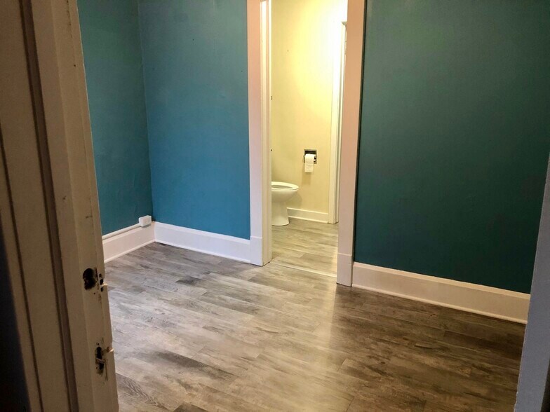More Photos Of 137 E Lincoln Hwy, Dekalb General Retail For Sale