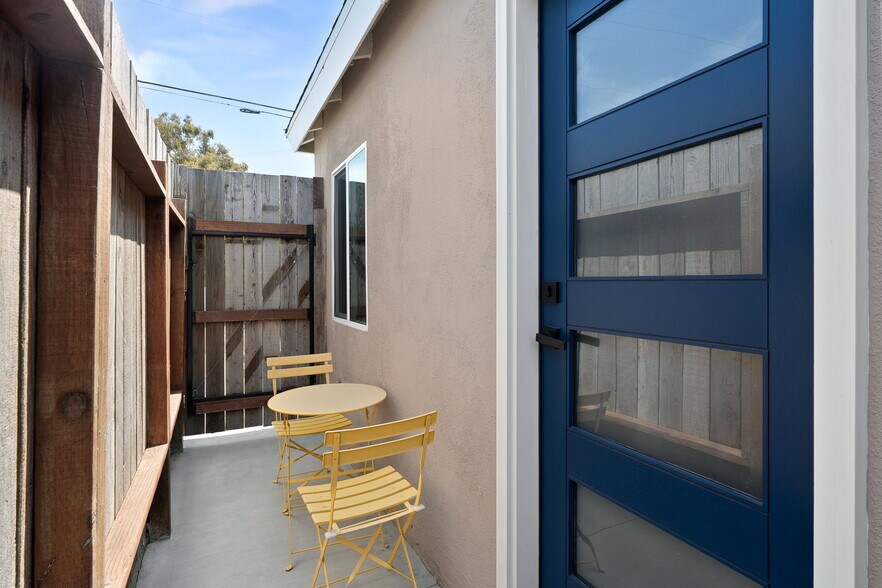 More Photos Of 4852 S Centinela Ave, Los Angeles Multifamily For Sale