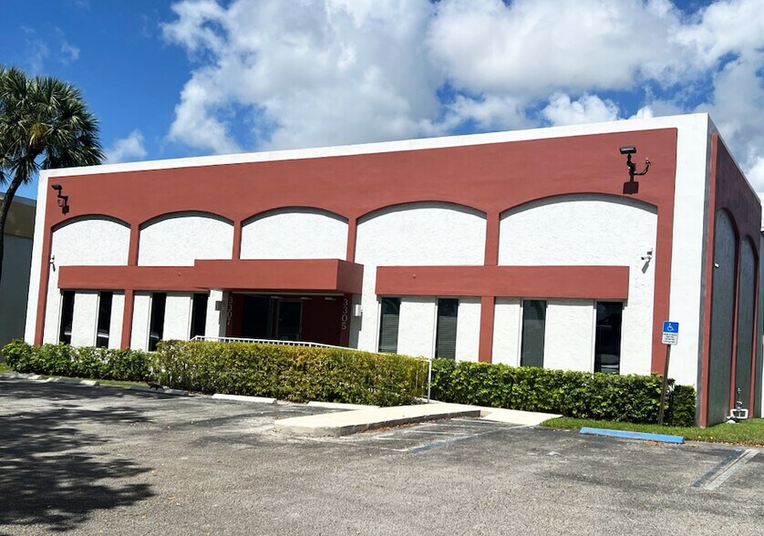 Primary Photo Of 3305-3307 SW 11th Ave, Fort Lauderdale Warehouse For Lease