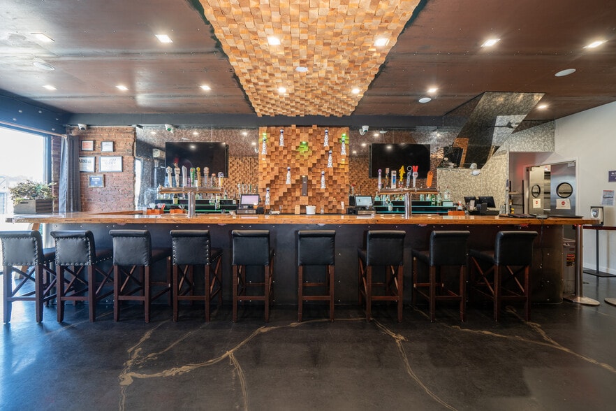 More Photos Of 3390 E Tremont Ave, Bronx General Retail For Sale