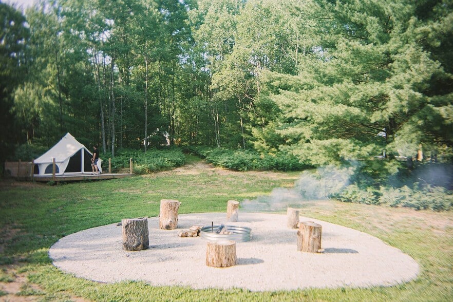 More Photos Of 9239 E 8 Mile Rd, Luther Hotel For Sale