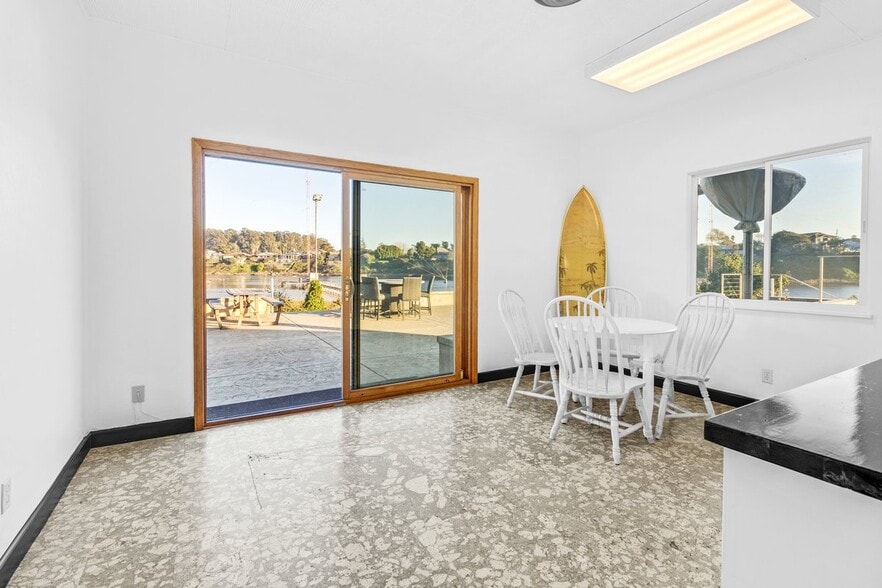 More Photos Of 2300 Portola Dr, Santa Cruz Warehouse For Sale