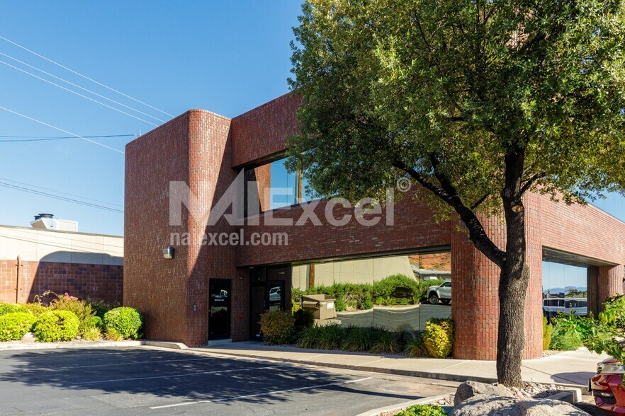 More Photos Of 243 E St George Blvd, St George Office For Lease