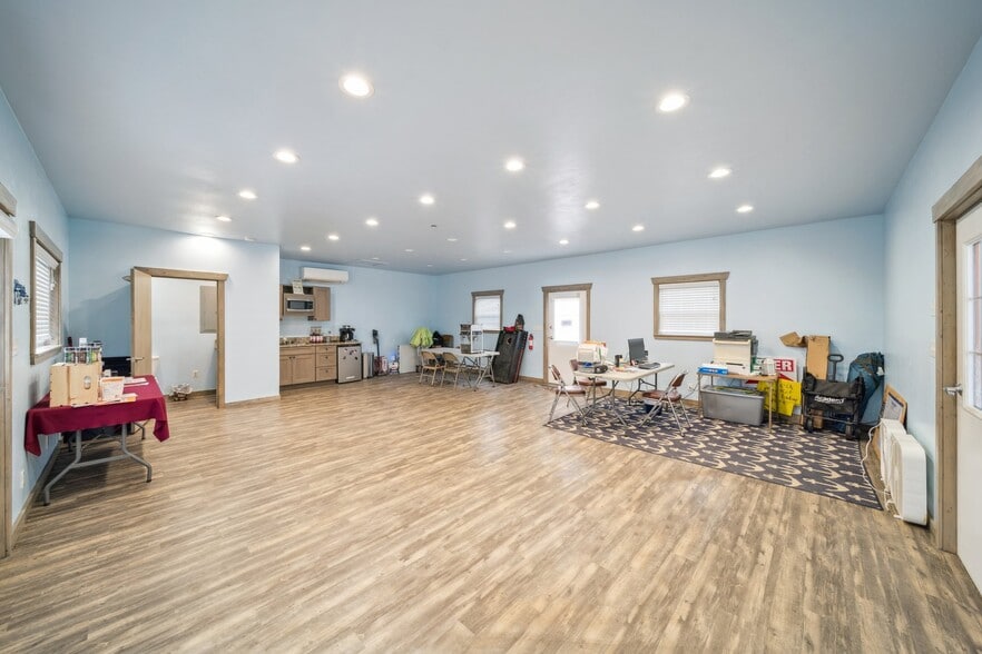 More Photos Of 100 Main St, Bernice Self Storage For Sale