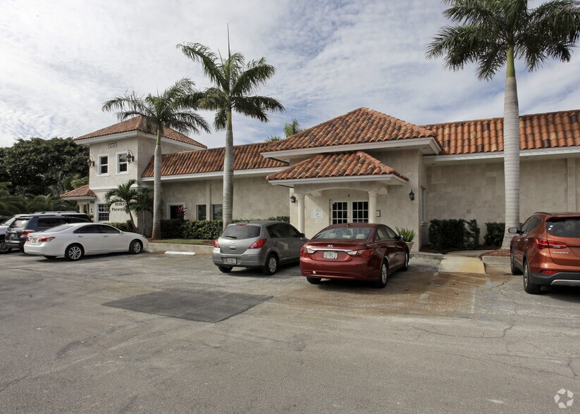More Photos Of 555 S Pompano Pky, Pompano Beach Office For Lease