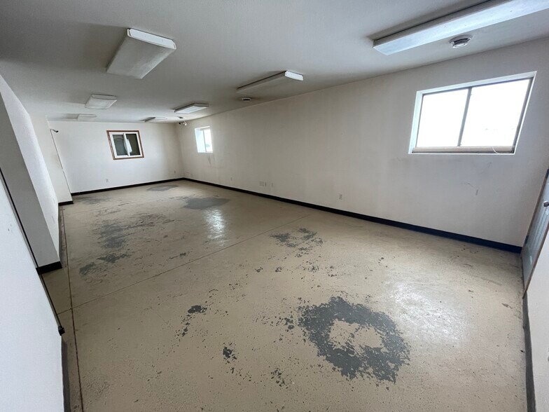 More Photos Of 3532 Hwy 58, Fairview Warehouse For Sale