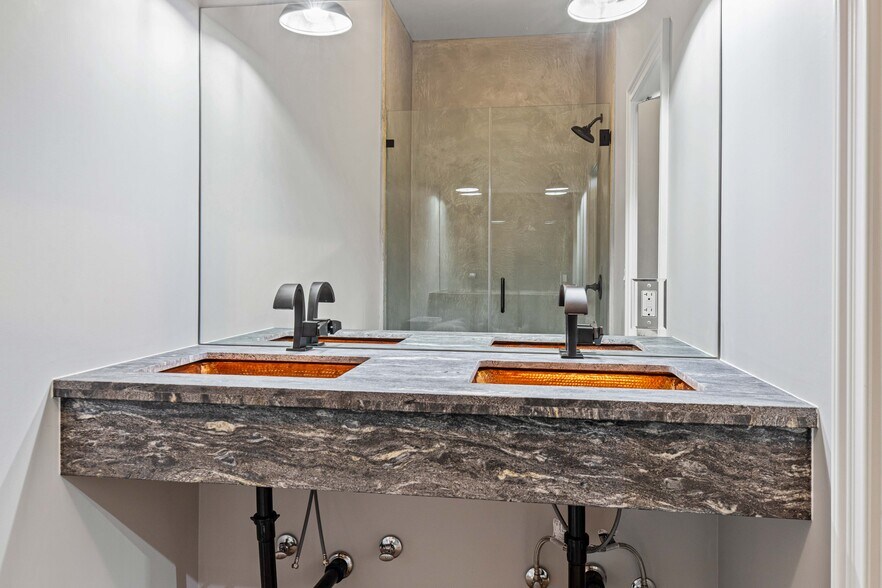 More Photos Of 30048 Yosemite Blvd, La Grange Bar For Sale