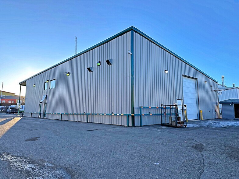 More Photos Of 195 Mackay Cres, Fort McMurray Warehouse For Sale