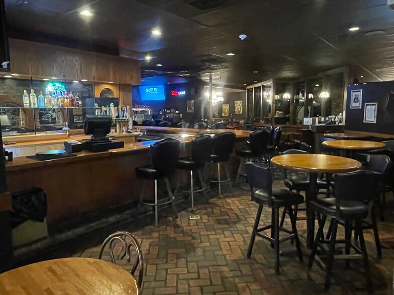 More Photos Of 1001 30th Ave S, Moorhead Restaurant For Sale