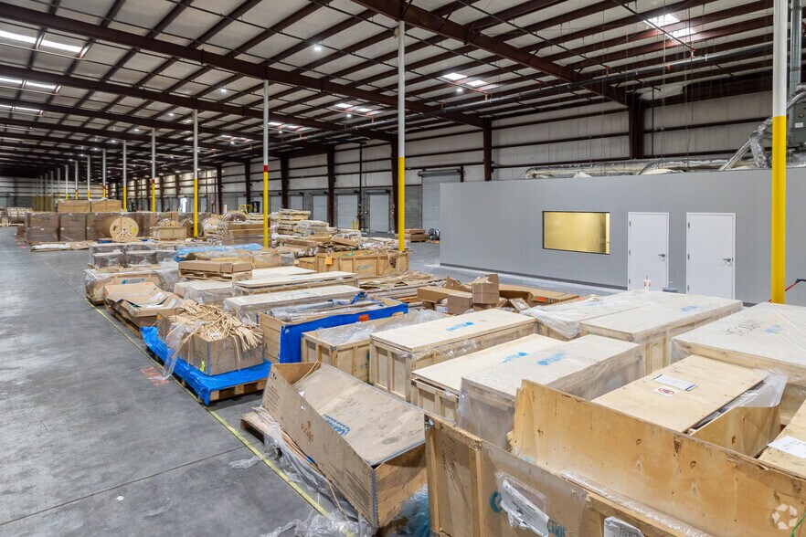 More Photos Of 138 Industrial Blvd, Rincon Warehouse For Lease