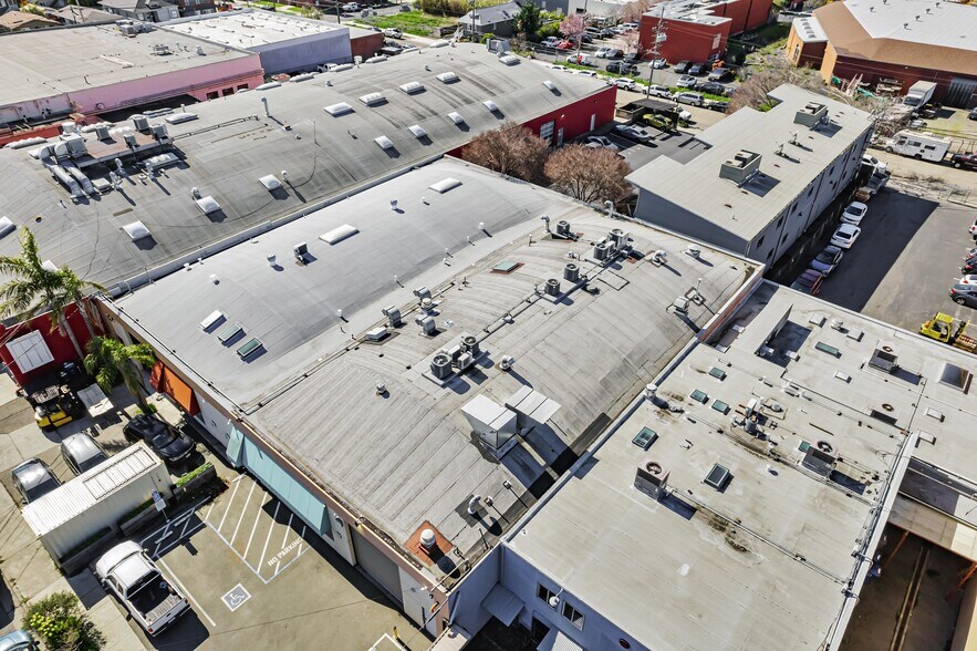 More Photos Of 1320-1326 9th St, Berkeley Warehouse For Sale