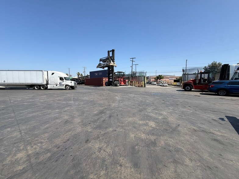 More Photos Of 1520 E Pacific Coast Hwy, Wilmington Land For Lease