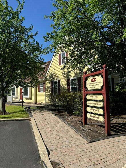 More Photos Of 1623 W Colonial Pky, Inverness Medical For Sale