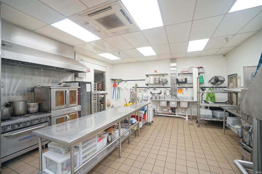 More Photos Of 701 Main St, Rochester Restaurant For Sale