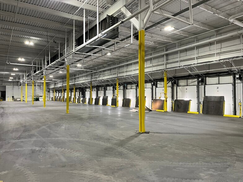 More Photos Of 1120 Harvey Ln, Suffield Distribution For Lease