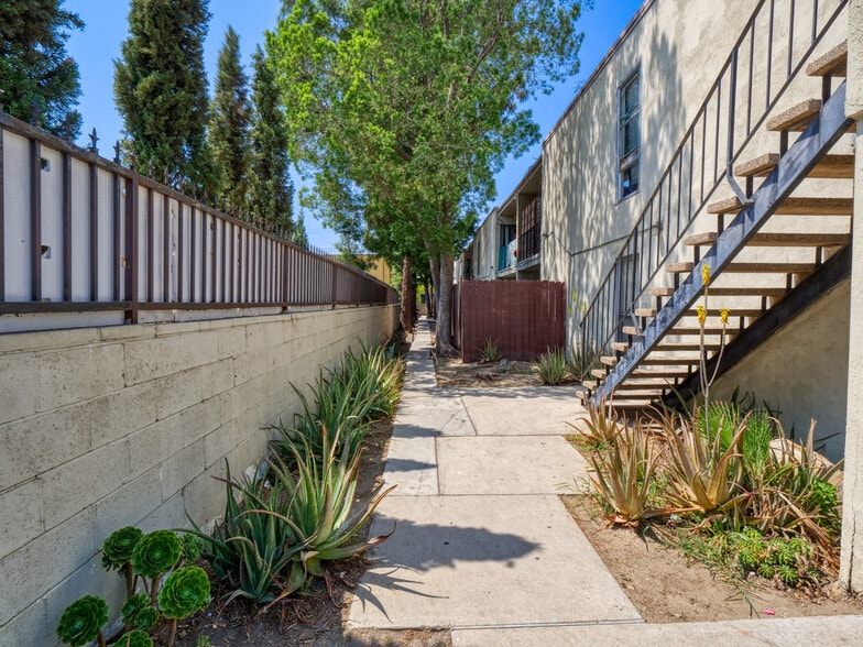 More Photos Of 10730 New Haven St, Sun Valley Apartments For Sale