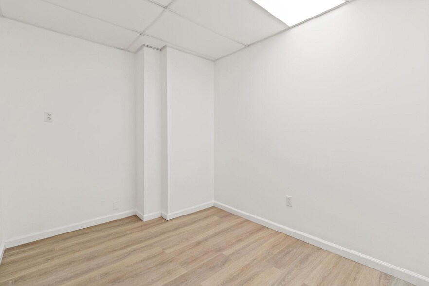 More Photos Of 1602 S Broad St, Philadelphia Office Residential For Sale