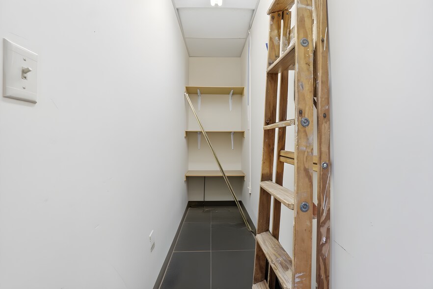 More Photos Of 317 SW C Ave, Lawton Office For Lease