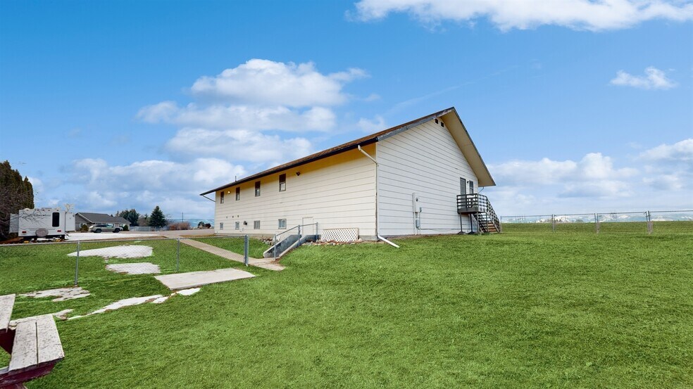 More Photos Of 554 Country Way N, Kalispell Religious Facility For Sale