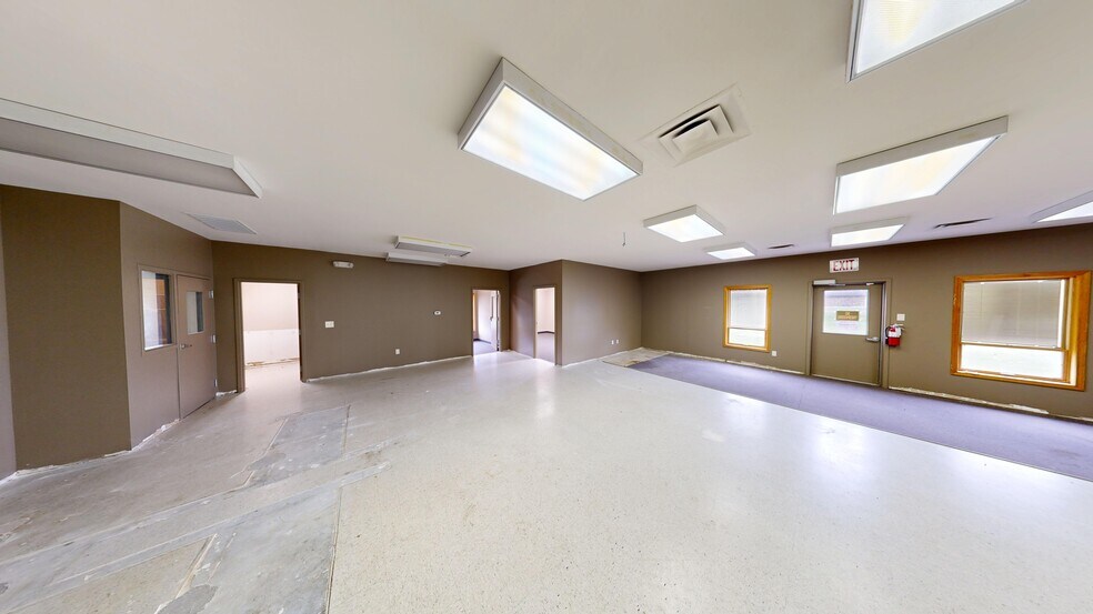 More Photos Of 408 E Washington St, Butler Office For Lease