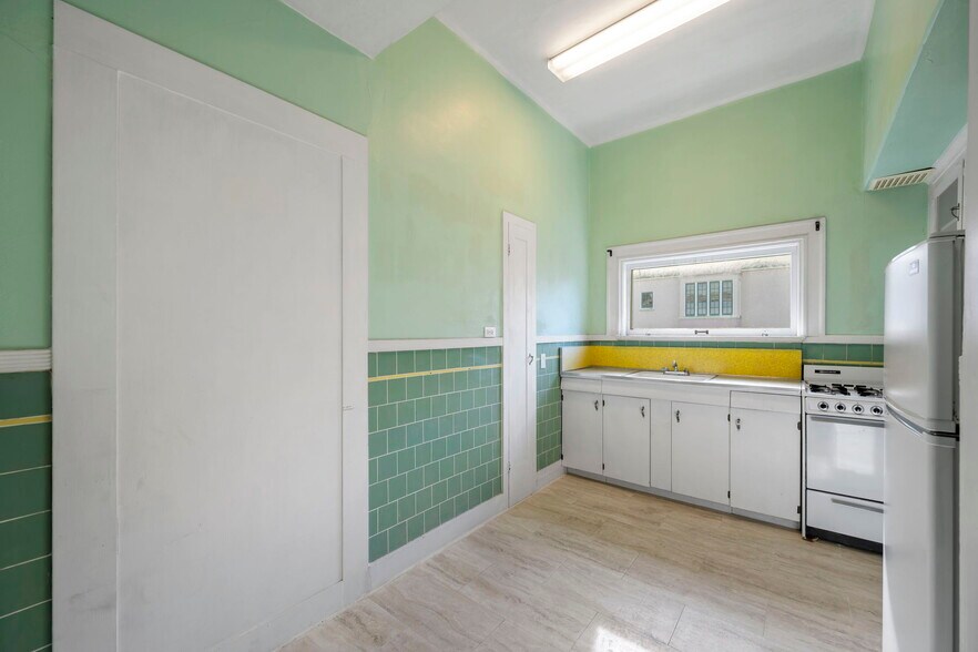 More Photos Of 2 Hugo St, San Francisco Apartments For Sale