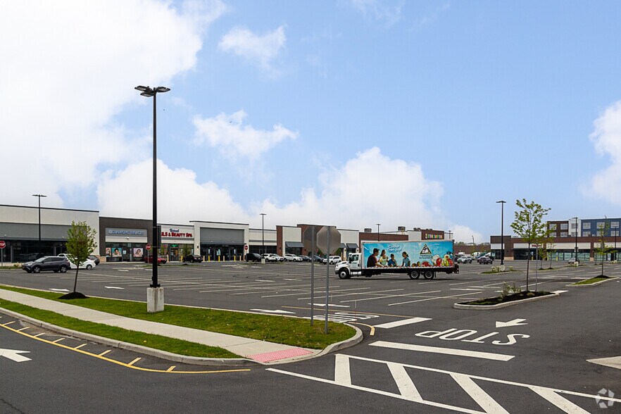 More Photos Of W Edgar Rd, Linden General Retail For Lease