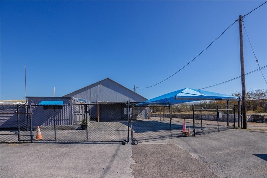 More Photos Of 610 N Port Ave, Corpus Christi Auto Dealership For Sale