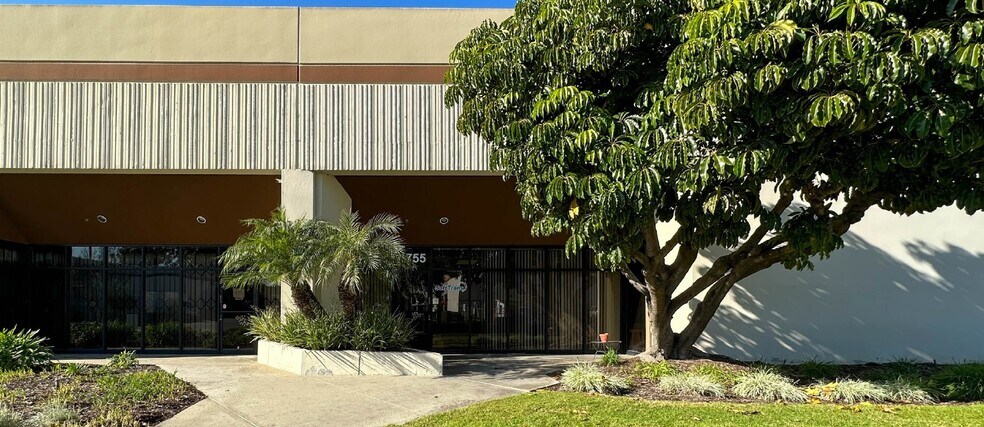 More Photos Of 1700-1800 W Walnut Pky, Compton Warehouse For Lease