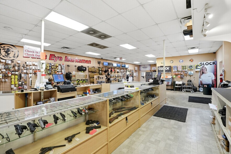 More Photos Of 6190 Parkway North Dr, Cumming Light Distribution For Sale