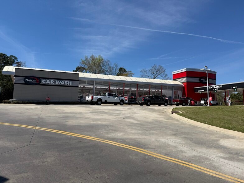Primary Photo Of 2772 Riverside Dr, Macon-Bibb Carwash For Sale