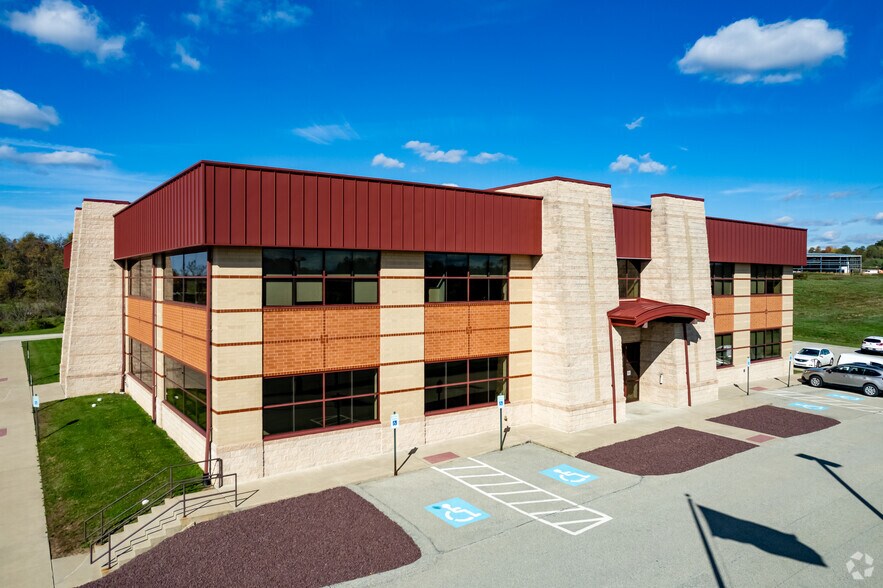 More Photos Of 631 Excel Dr, Mount Pleasant Medical For Lease