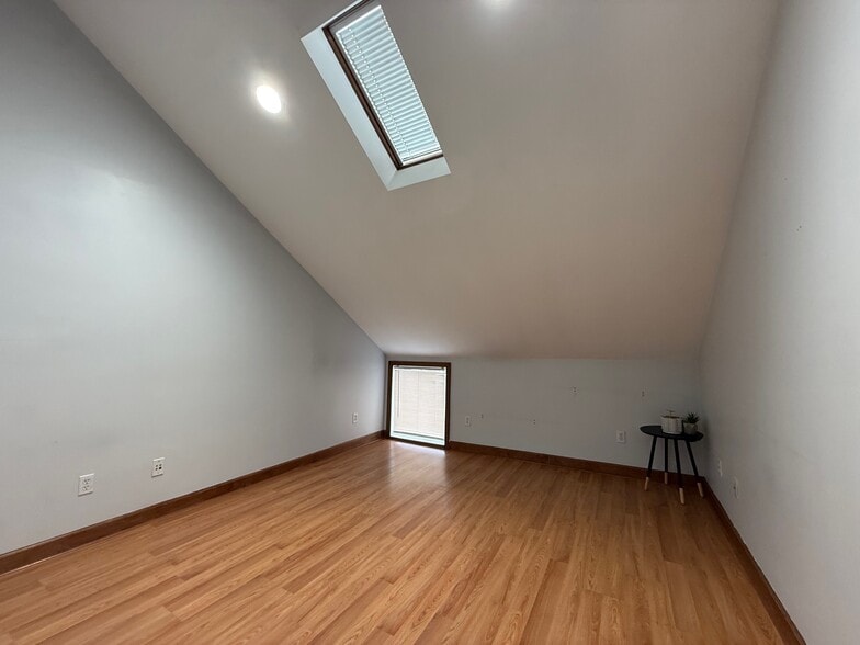 More Photos Of 5-7 Danbury Rd, Wilton Storefront Retail Office For Lease