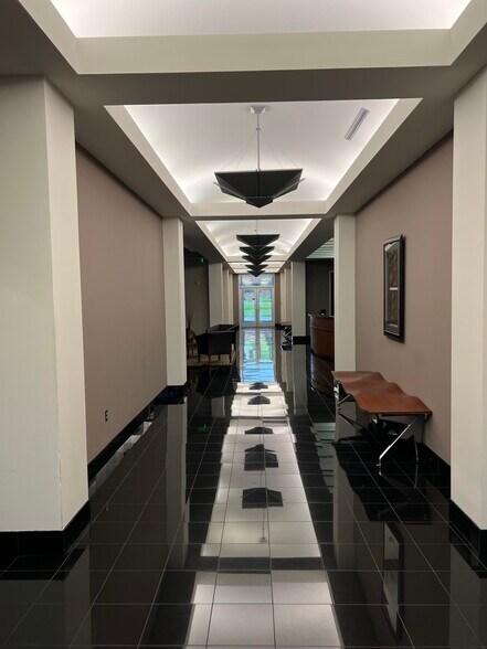 More Photos Of 7345 Goodlett Farms Pky, Cordova Office For Sale