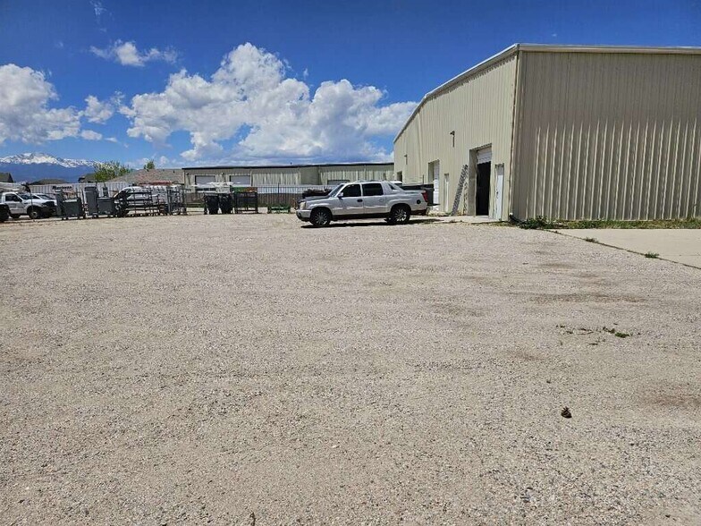 More Photos Of 7927-7939 Red Granite Loop, Colorado Springs Warehouse For Lease