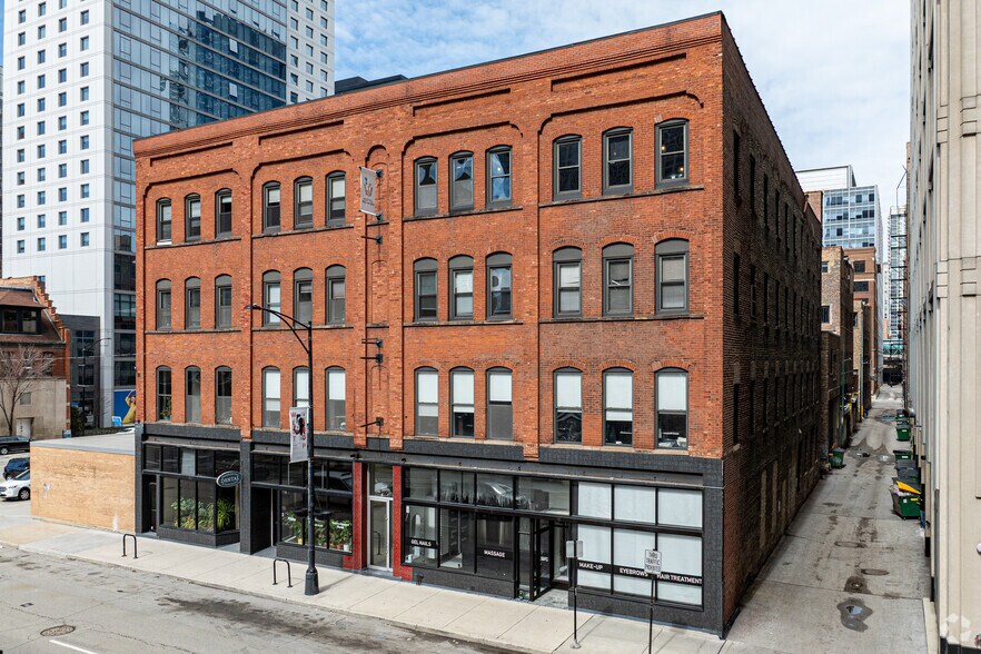 More Photos Of 560-564 W Washington Blvd, Chicago Office For Lease
