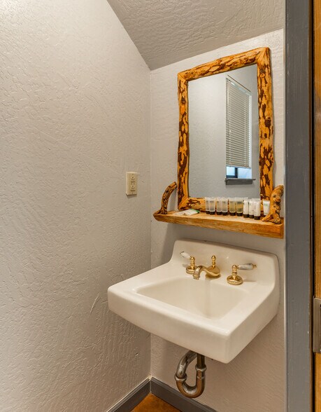 More Photos Of 500 Dodge Ridge Rd, Pinecrest Hotel For Sale