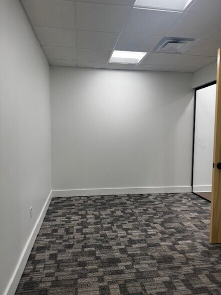 More Photos Of 1010 Huntcliff, Atlanta Office Residential For Lease