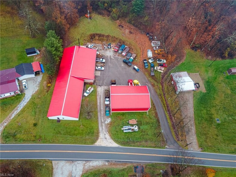 More Photos Of 1567 Cassingham Hollow Dr, Coshocton Flex For Sale