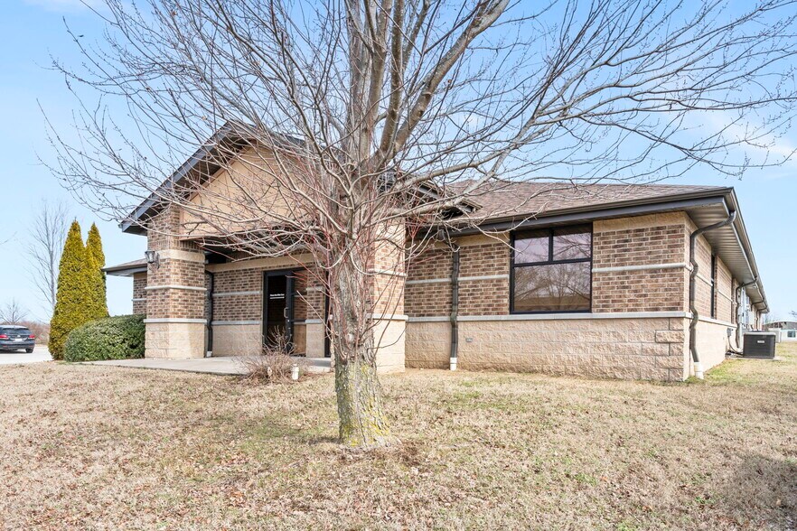 More Photos Of 4136 South Scenic, Springfield Office For Lease