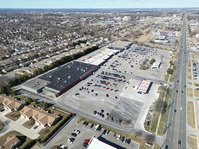 More Photos Of 41701-41941 Garfield Rd, Clinton Township Unknown For Lease